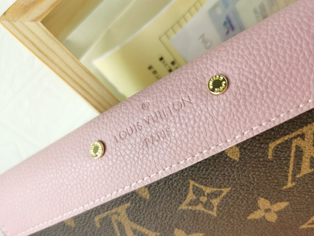 Louis Vuitton Capucines Long Wallet - Picture 6 of 8